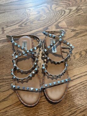 Steve Madden Tan Leather Sandals with Silver Studs